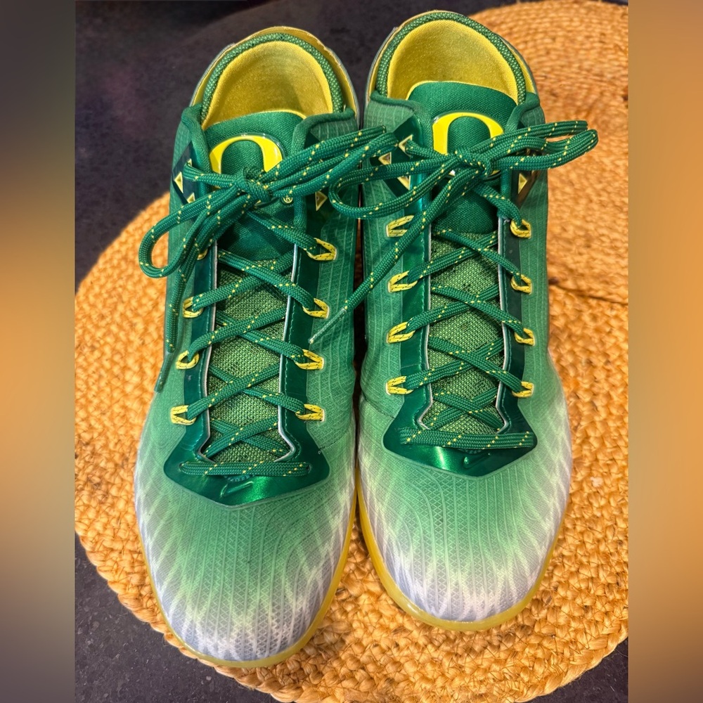 Nike Oregon Ducks Green and Yellow Athletic Shoes